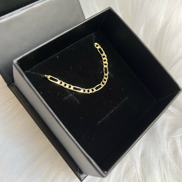 The M Jewelers Gold Figaro Chain Choker - Picture 2 of 7